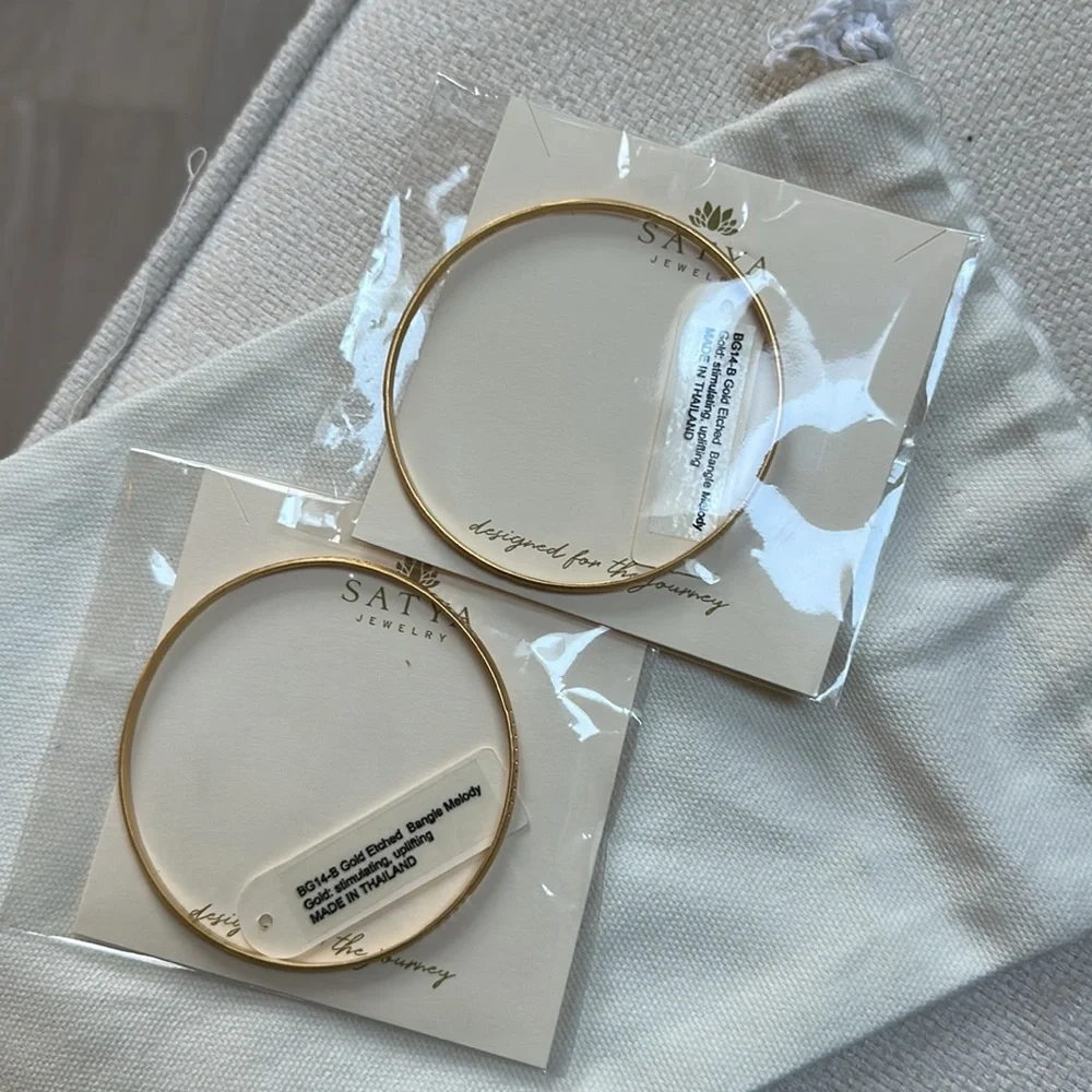 BRAND NEW Set of 2 Satya Jewelry Gold Engraved Slim Bangle set